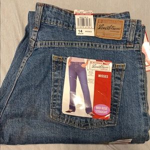 Levi’s misses mid rise straight leg jeans